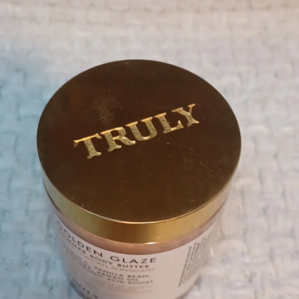 Truly Golden Glaze Shimmer Body Butter - Picture 2 of 6